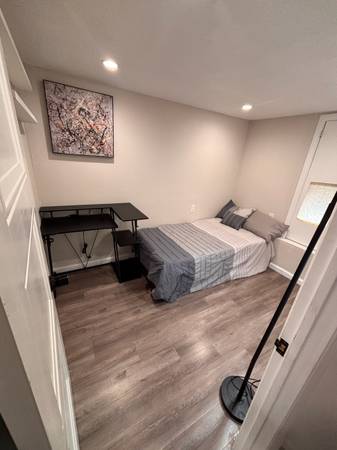 Listing photo 1 of 5