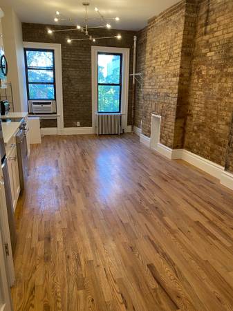 Listing photo 1 of 5