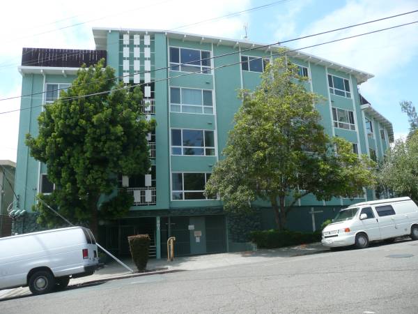 Listing photo 1 of 5