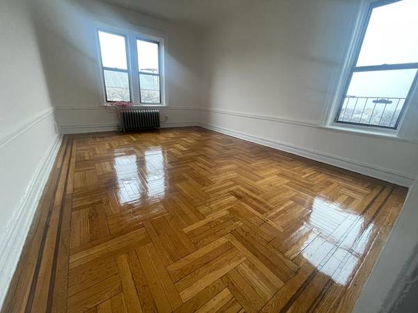 Listing photo 1 of 2