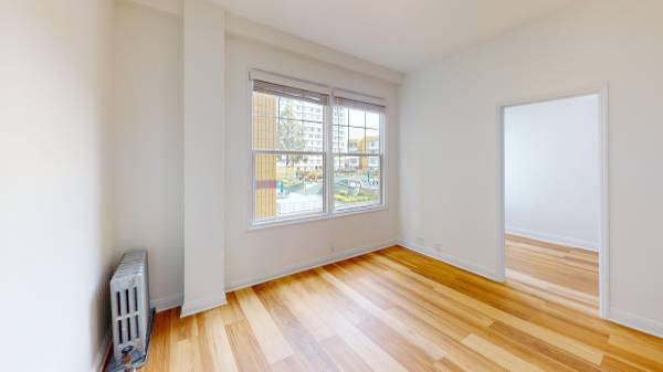 Listing photo 1 of 5