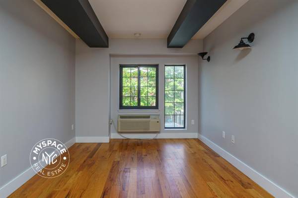 Listing photo 1 of 5