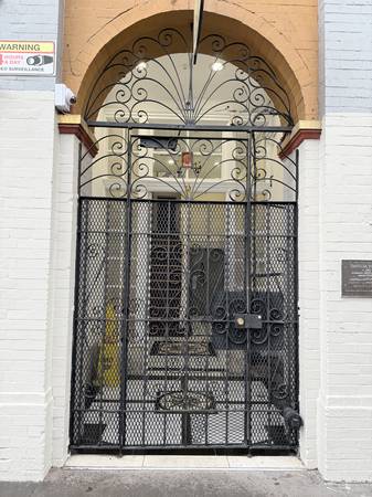 Listing photo 1 of 5