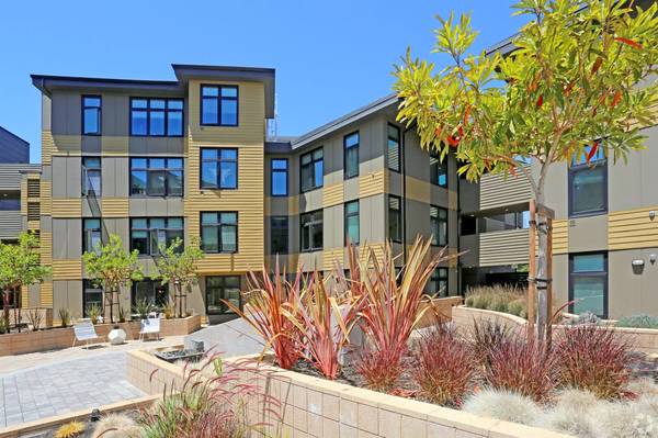 Listing photo 1 of 5