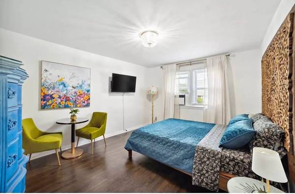 Listing photo 1 of 3