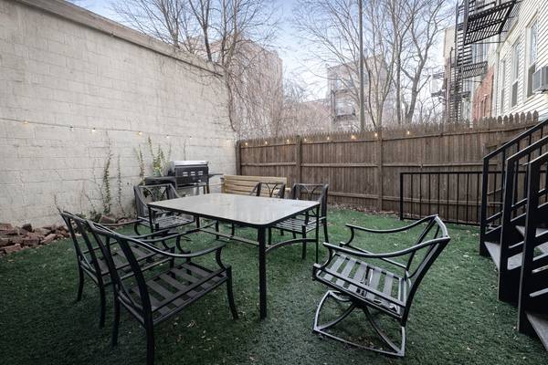 Listing photo 1 of 5