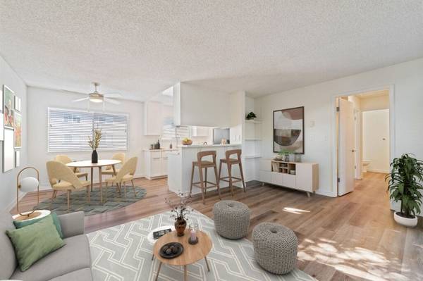 Listing photo 1 of 5