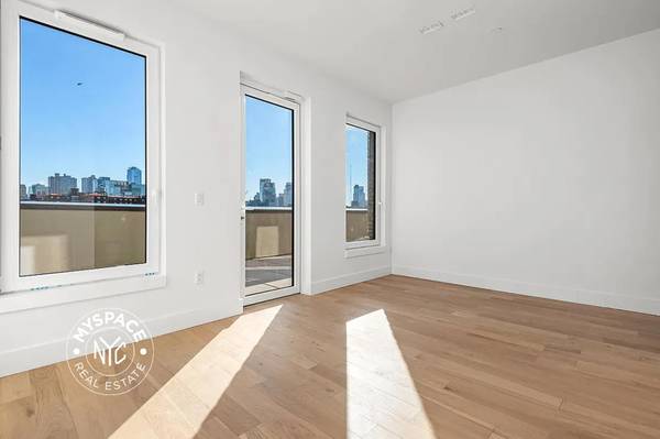 Listing photo 1 of 5