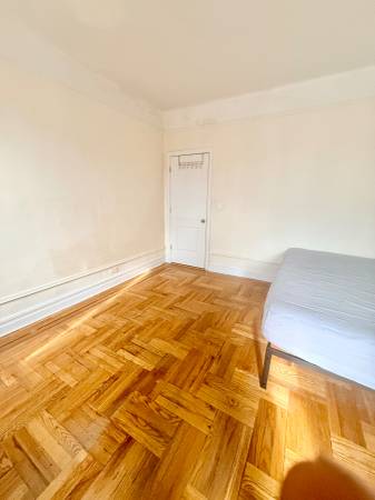 Listing photo 1 of 4