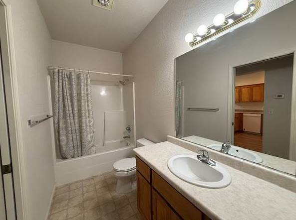 Listing photo 1 of 3