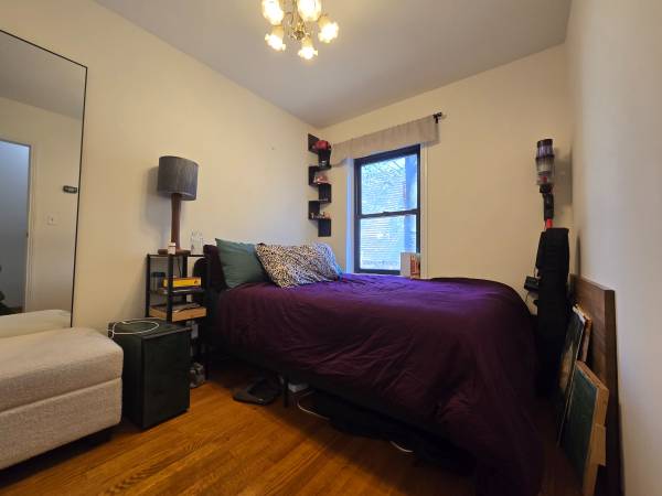 Listing photo 1 of 5