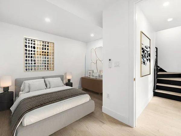 Listing photo 1 of 5