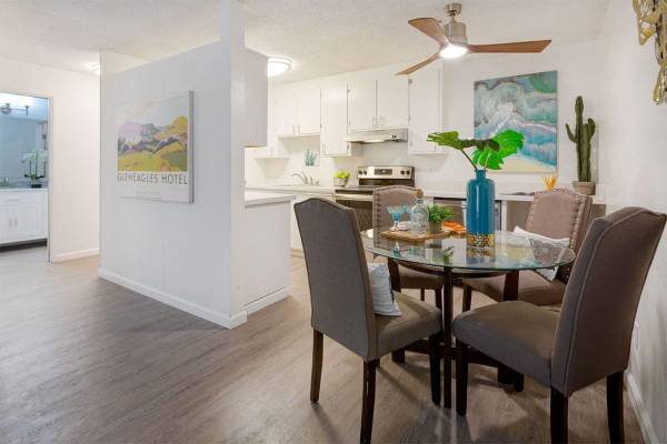 Listing photo 1 of 5