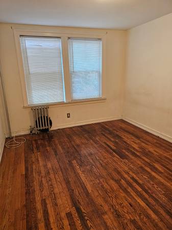 Listing photo 1 of 5