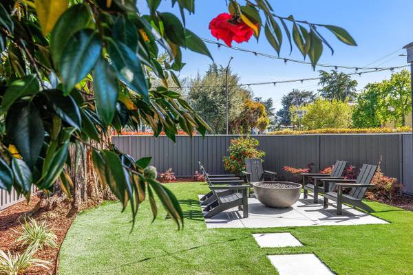 Listing photo 1 of 5