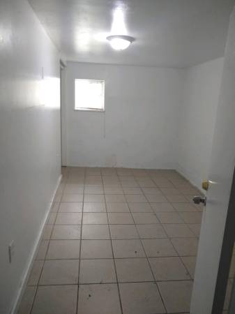 Listing photo 1 of 4