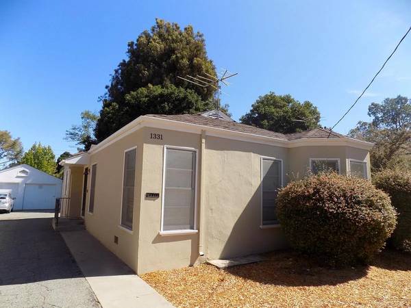 Listing photo 1 of 5