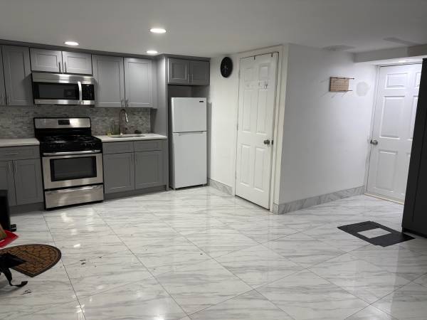 Listing photo 1 of 5