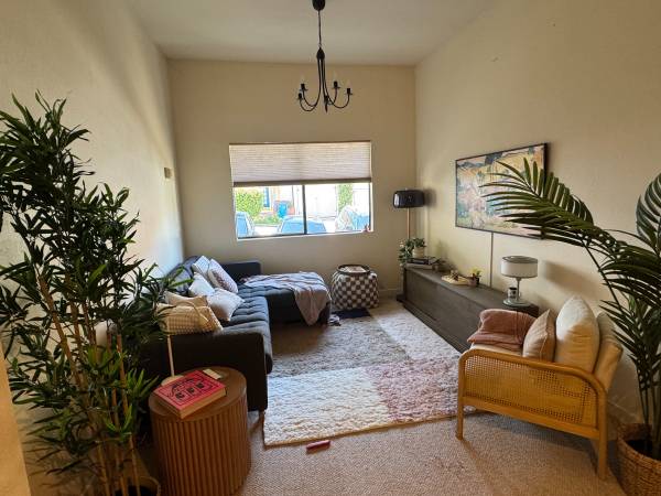 Listing photo 1 of 4