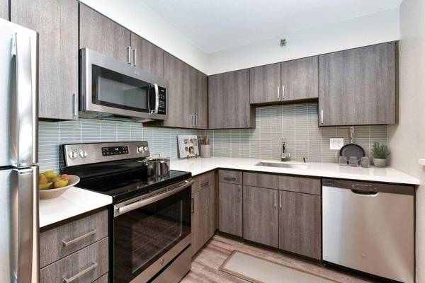 Listing photo 1 of 5