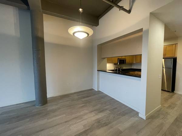 Listing photo 1 of 5