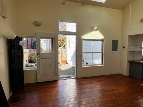 Listing photo 1 of 5