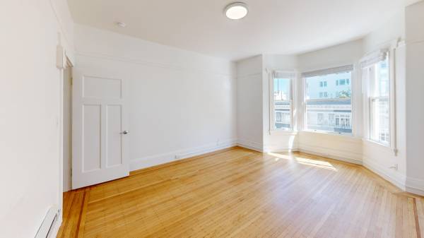 Listing photo 1 of 5