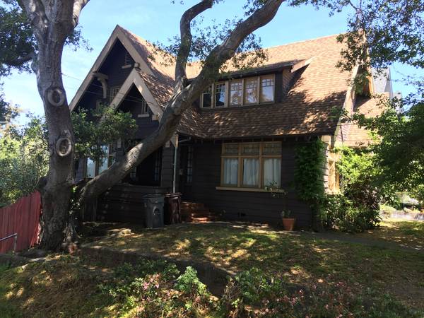 Listing photo 1 of 5