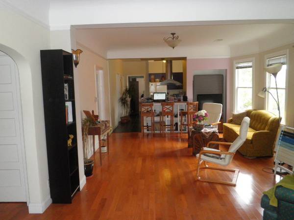 Listing photo 1 of 3