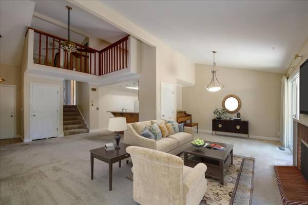 Listing photo 1 of 5