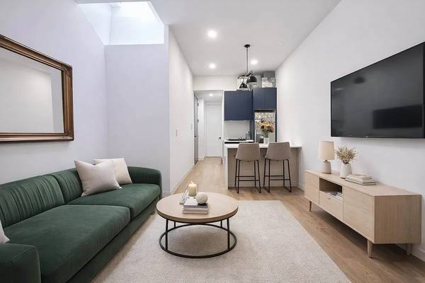 Listing photo 1 of 5