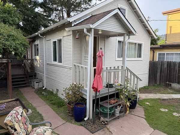 Listing photo 1 of 5