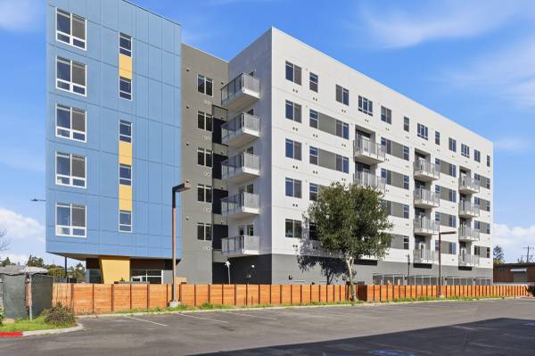 Listing photo 1 of 5