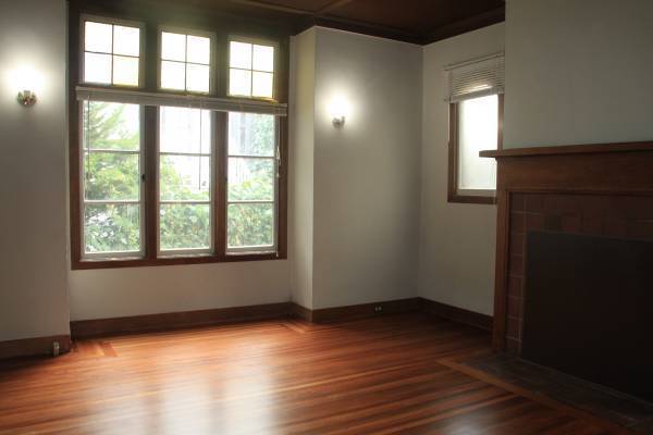 Listing photo 1 of 3