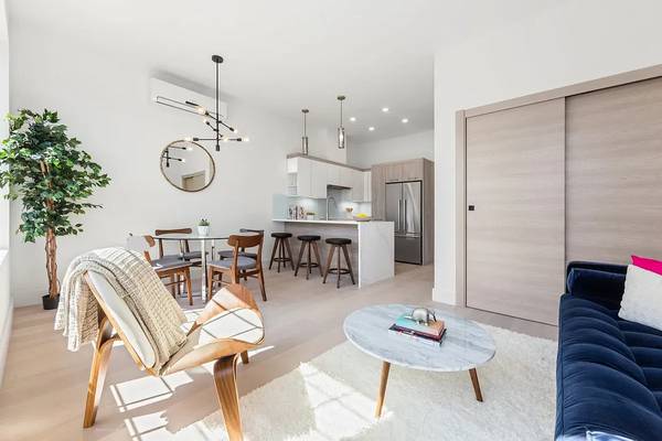 Listing photo 1 of 5