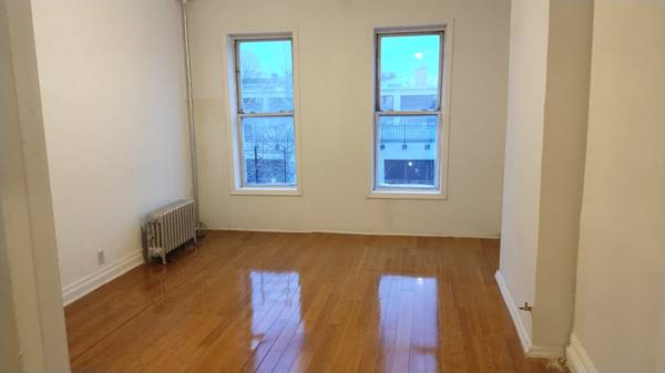 Listing photo 1 of 5
