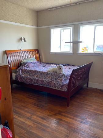 Listing photo 1 of 5