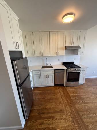 Listing photo 1 of 5