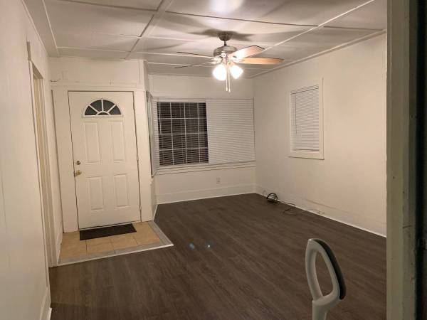 Listing photo 1 of 5