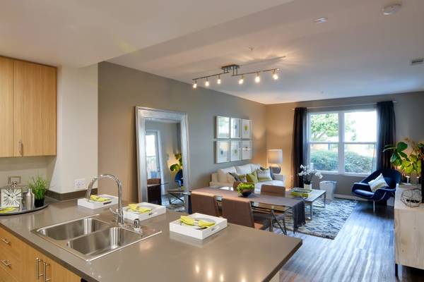 Listing photo 1 of 5