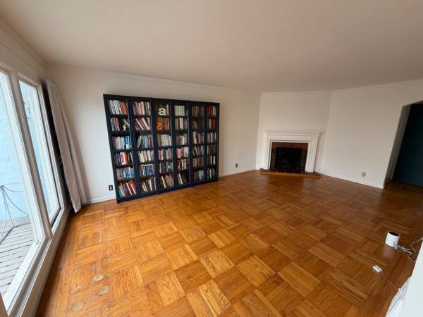 Listing photo 1 of 5