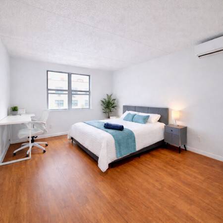 Listing photo 1 of 5