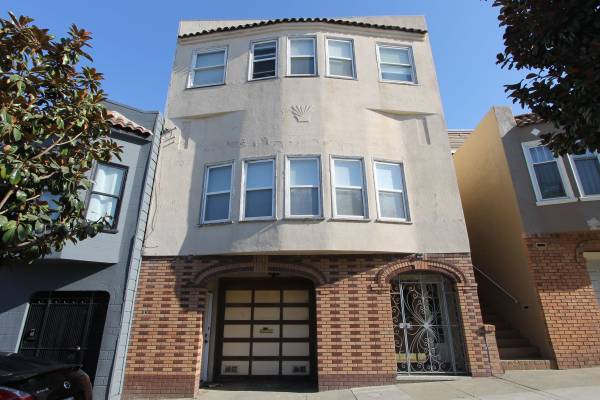 Listing photo 1 of 5