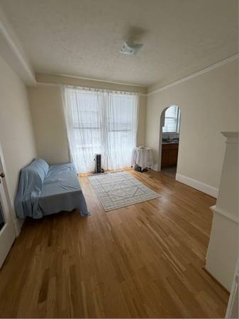 Listing photo 1 of 5