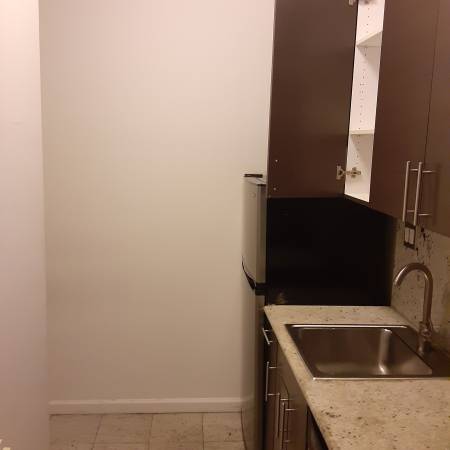 Listing photo 1 of 2