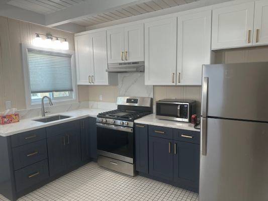 Listing photo 1 of 5