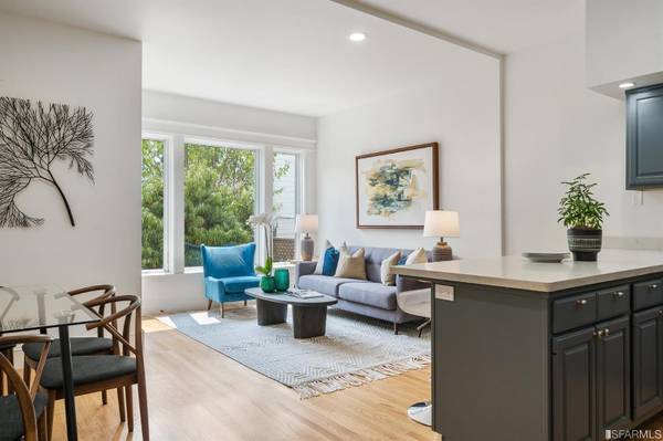 Listing photo 1 of 5