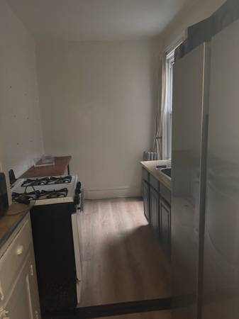 Listing photo 1 of 4