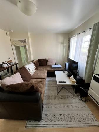Listing photo 1 of 5
