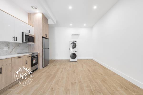 Listing photo 1 of 5